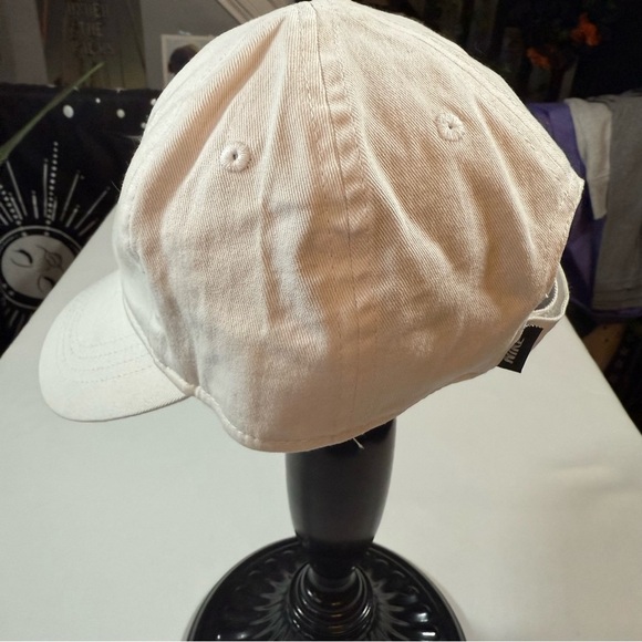 Nike Kids White and Black Hat - Picture 7 of 9